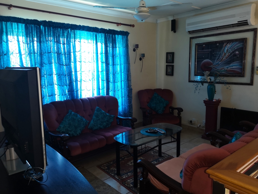 To Let 6 Bedroom Property for Rent in Veld En Vlei KwaZulu-Natal
