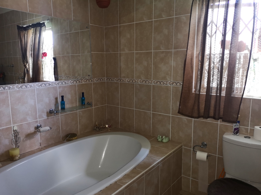 To Let 6 Bedroom Property for Rent in Veld En Vlei KwaZulu-Natal