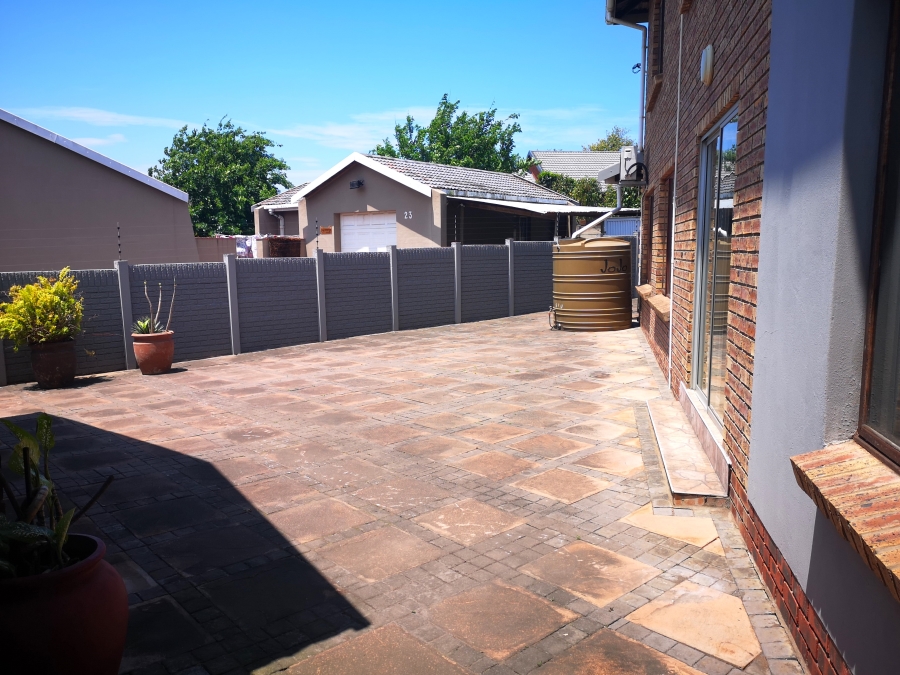 To Let 6 Bedroom Property for Rent in Veld En Vlei KwaZulu-Natal