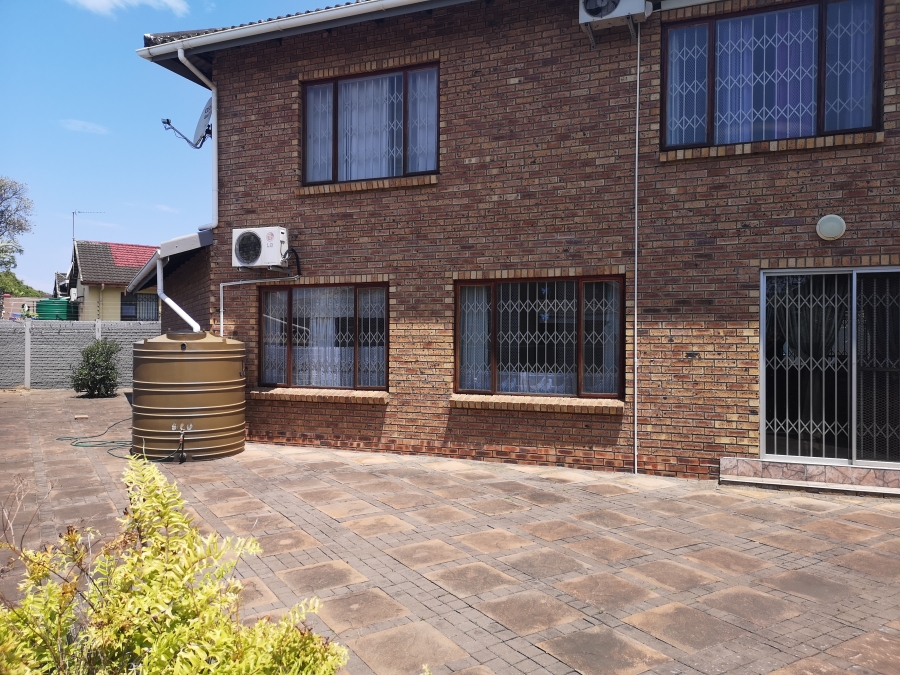 To Let 6 Bedroom Property for Rent in Veld En Vlei KwaZulu-Natal