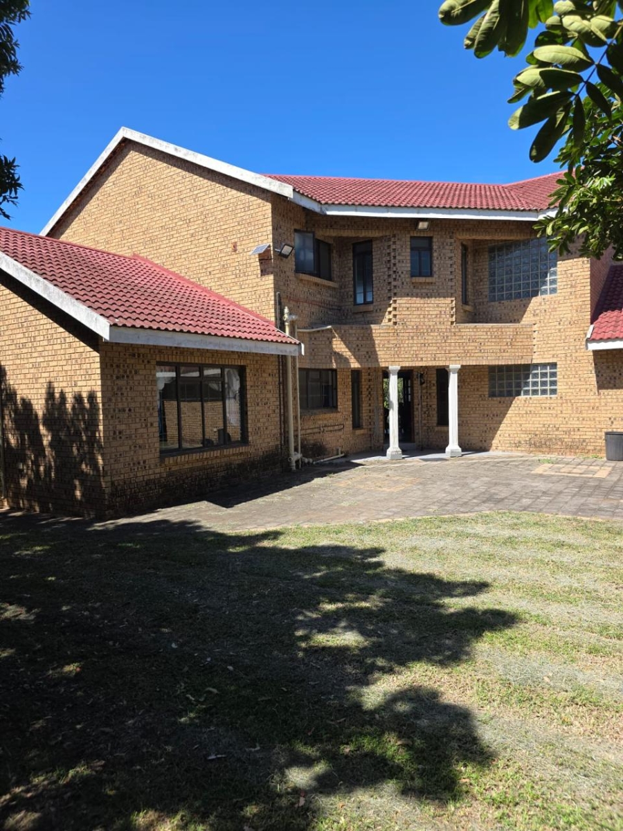 6 Bedroom Property for Sale in Tugela Mouth KwaZulu-Natal