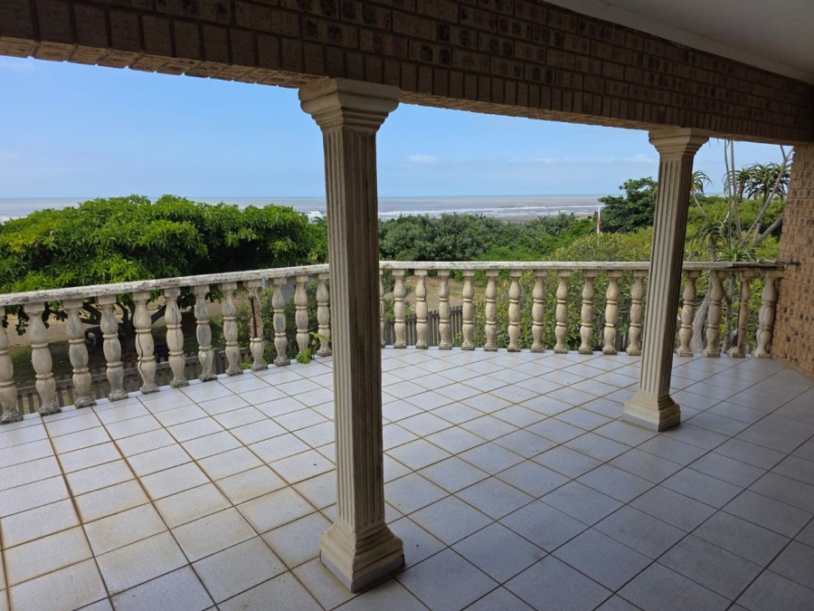 6 Bedroom Property for Sale in Tugela Mouth KwaZulu-Natal