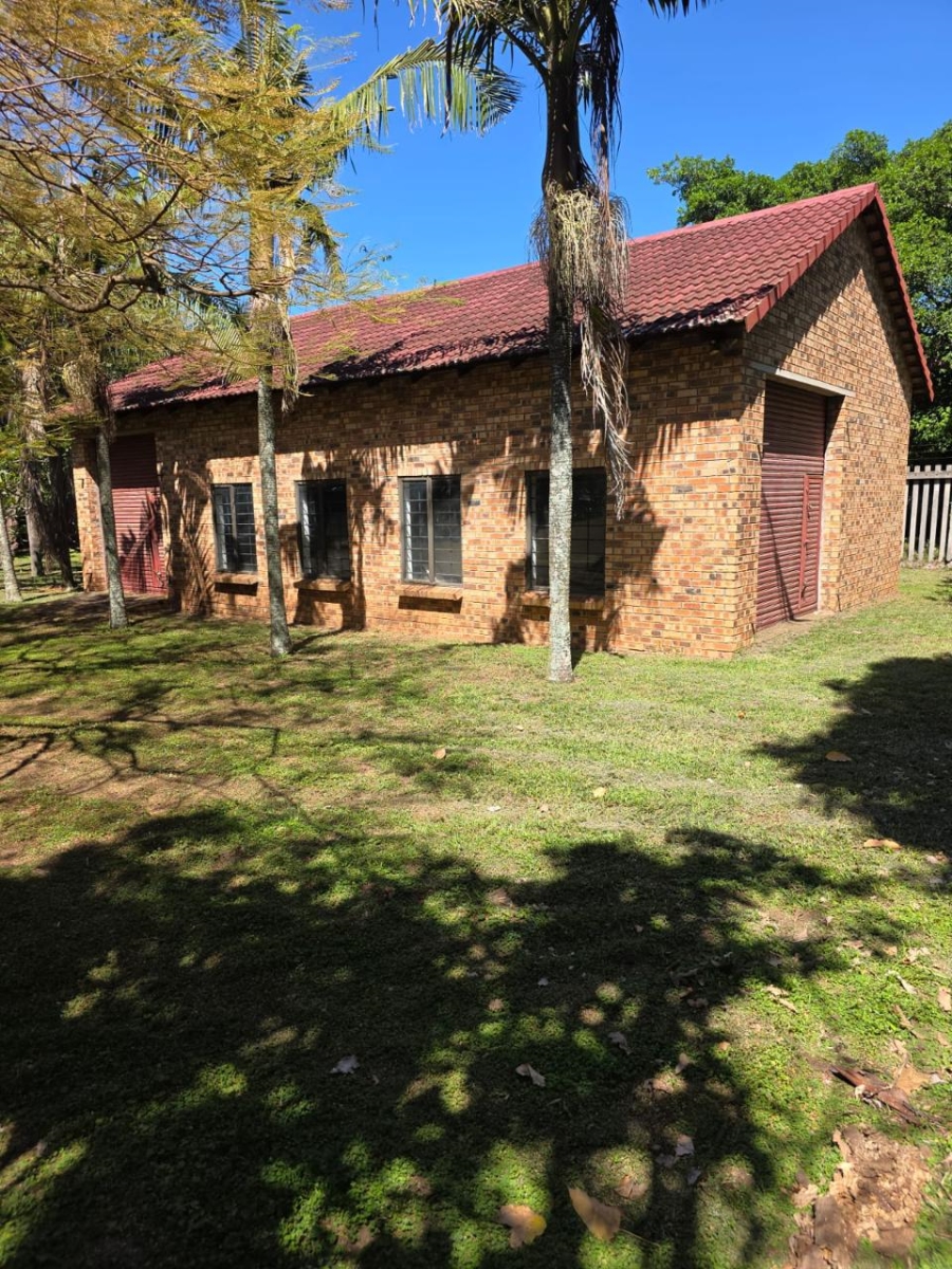 6 Bedroom Property for Sale in Tugela Mouth KwaZulu-Natal