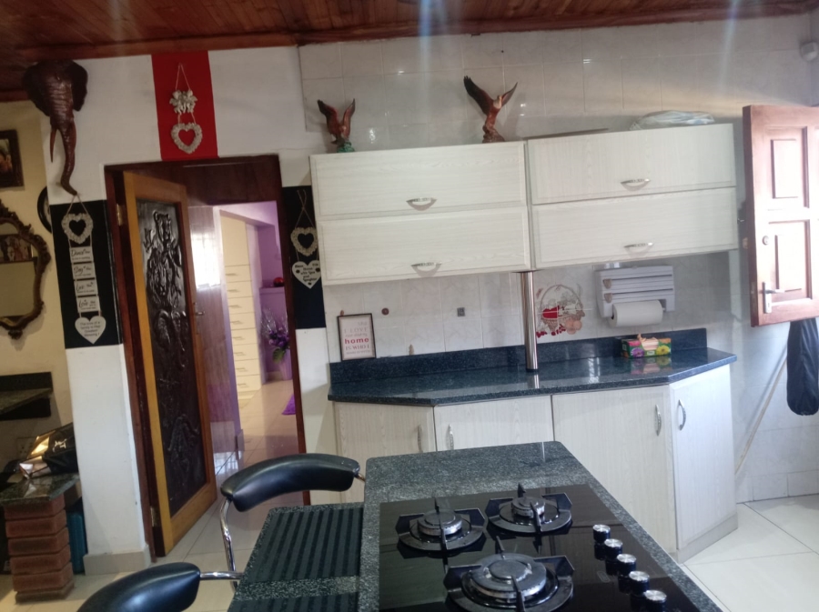 4 Bedroom Property for Sale in Naidooville KwaZulu-Natal