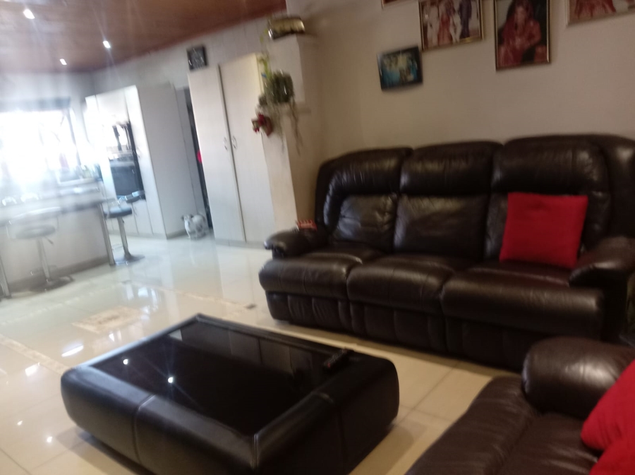 4 Bedroom Property for Sale in Naidooville KwaZulu-Natal