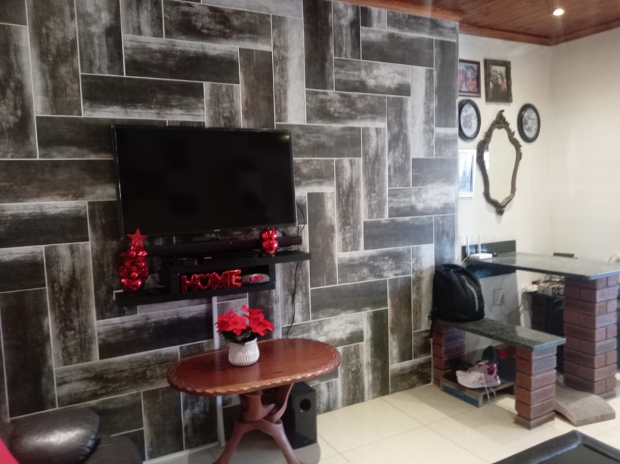 4 Bedroom Property for Sale in Naidooville KwaZulu-Natal
