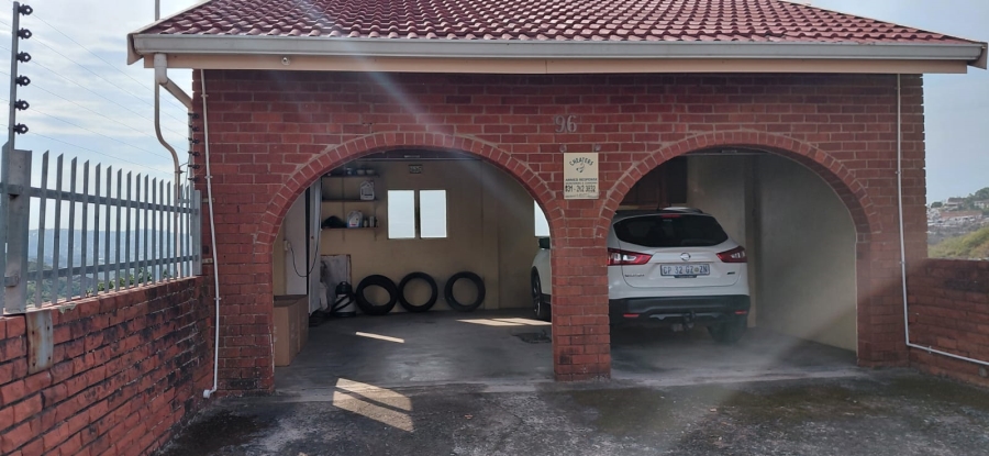 5 Bedroom Property for Sale in Reservoir Hills KwaZulu-Natal