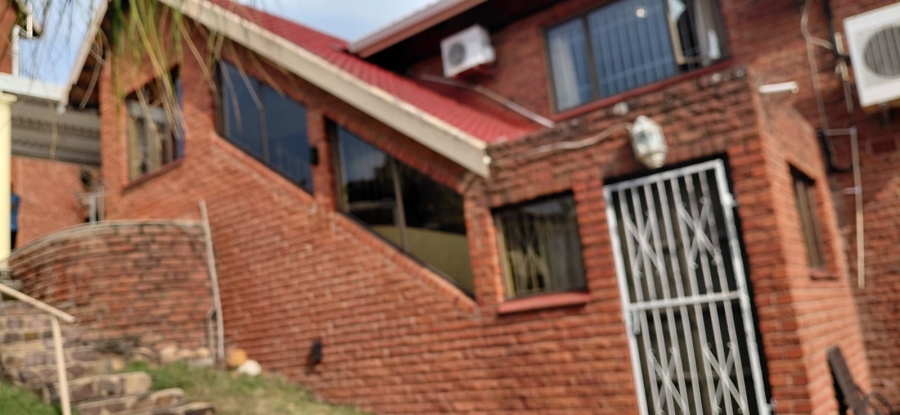 5 Bedroom Property for Sale in Reservoir Hills KwaZulu-Natal