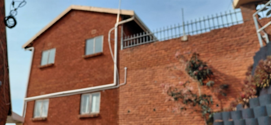5 Bedroom Property for Sale in Reservoir Hills KwaZulu-Natal