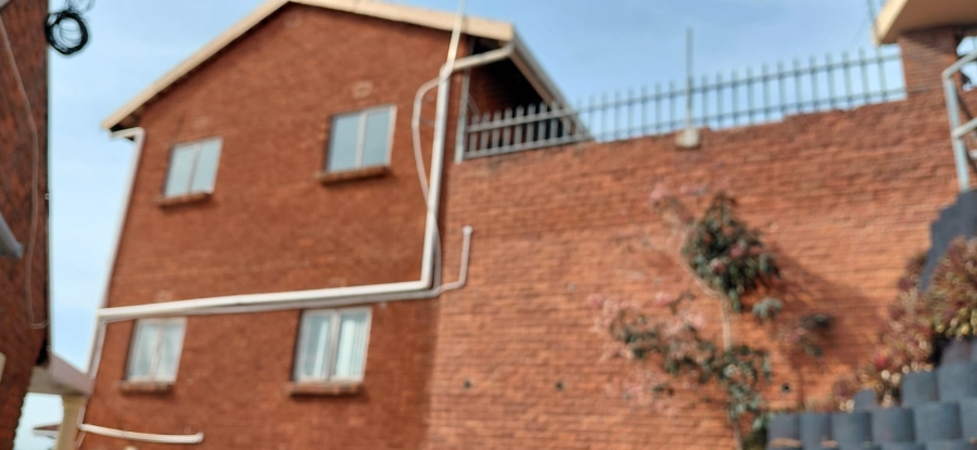 5 Bedroom Property for Sale in Reservoir Hills KwaZulu-Natal