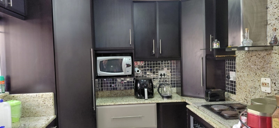 5 Bedroom Property for Sale in Reservoir Hills KwaZulu-Natal