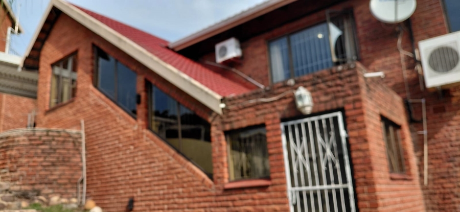 5 Bedroom Property for Sale in Reservoir Hills KwaZulu-Natal