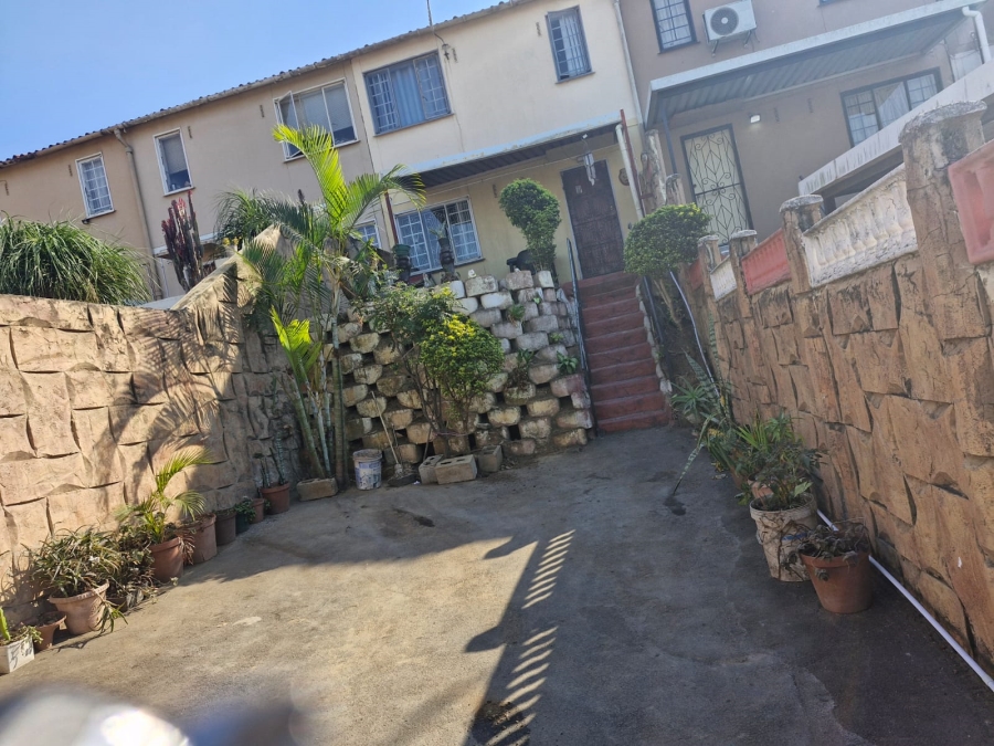 2 Bedroom Property for Sale in Lenham KwaZulu-Natal