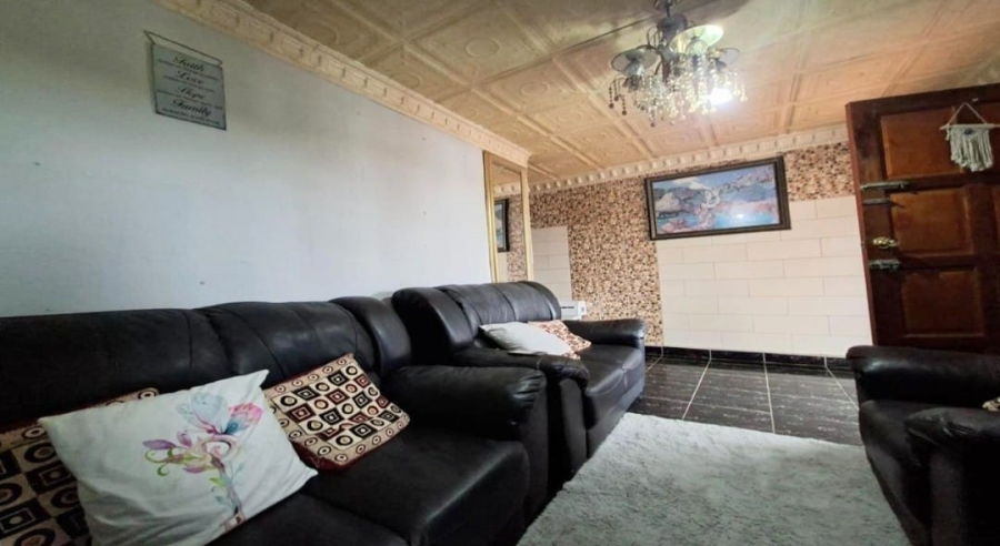 2 Bedroom Property for Sale in Lenham KwaZulu-Natal
