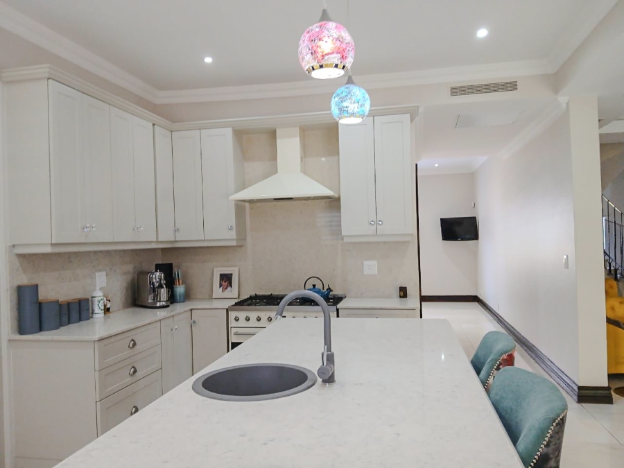 6 Bedroom Property for Sale in Izinga Estate KwaZulu-Natal