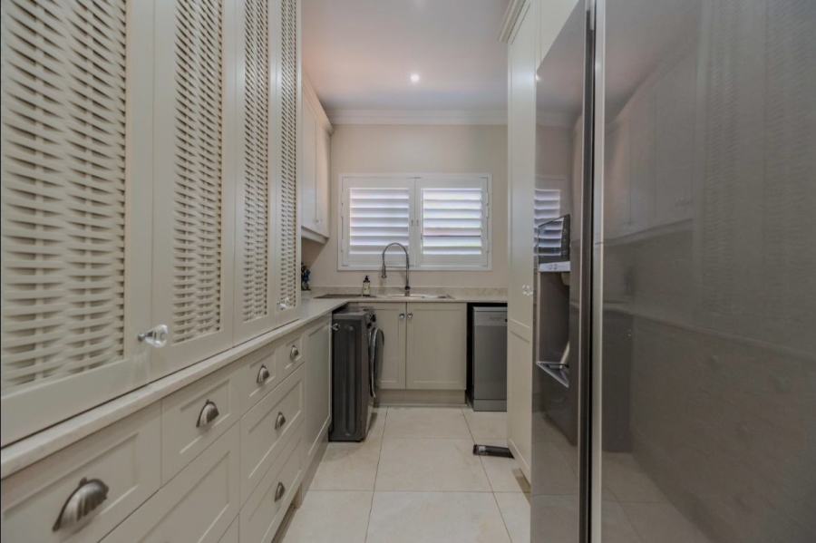 6 Bedroom Property for Sale in Izinga Estate KwaZulu-Natal