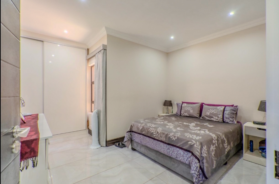 6 Bedroom Property for Sale in Izinga Estate KwaZulu-Natal