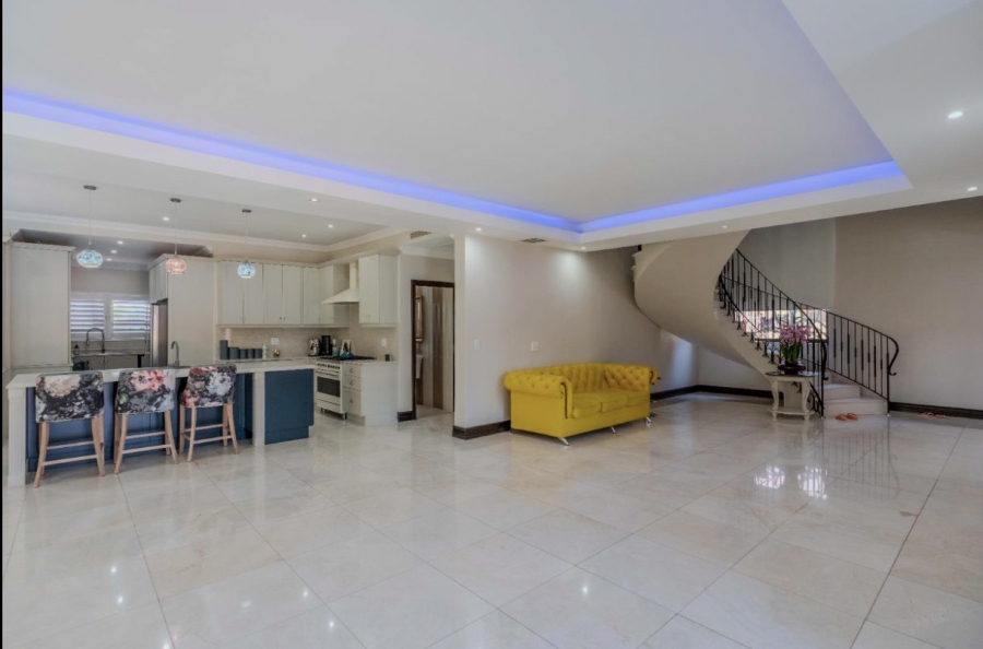 6 Bedroom Property for Sale in Izinga Estate KwaZulu-Natal