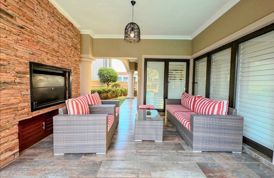 6 Bedroom Property for Sale in Izinga Estate KwaZulu-Natal