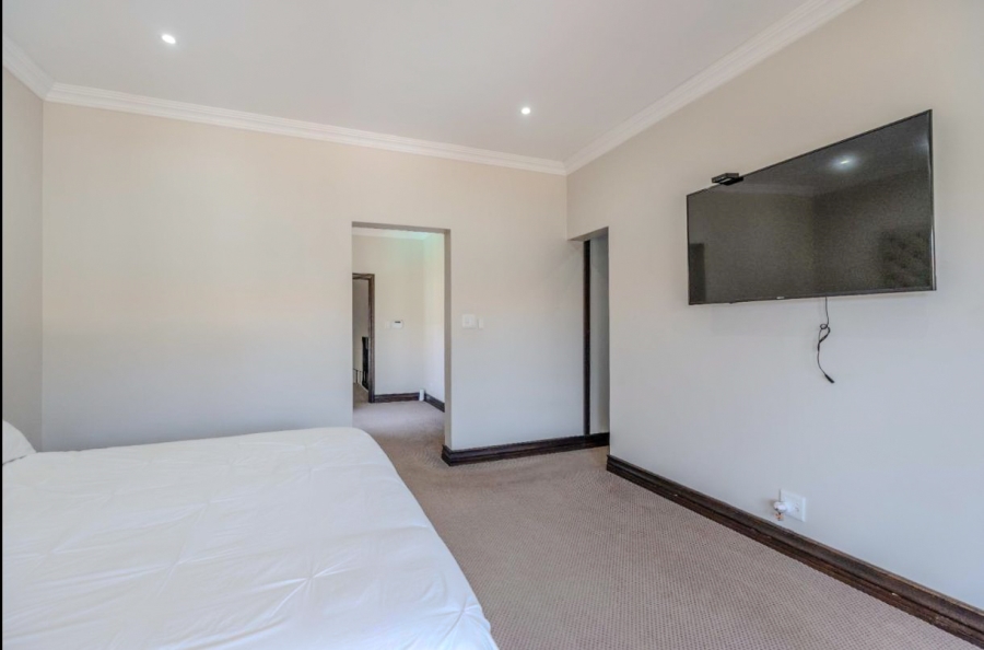 6 Bedroom Property for Sale in Izinga Estate KwaZulu-Natal