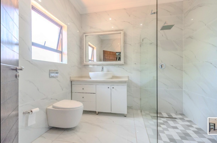 6 Bedroom Property for Sale in Izinga Estate KwaZulu-Natal