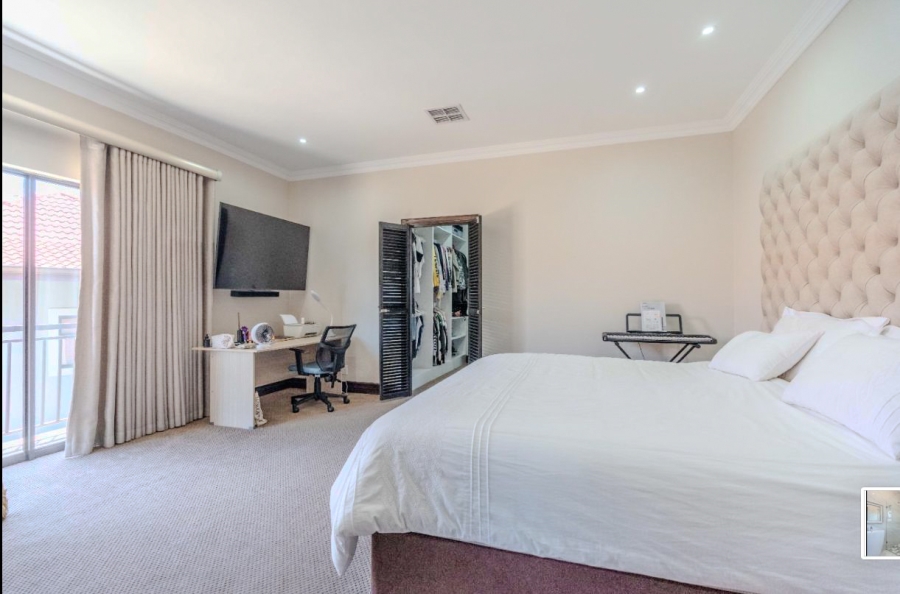 6 Bedroom Property for Sale in Izinga Estate KwaZulu-Natal