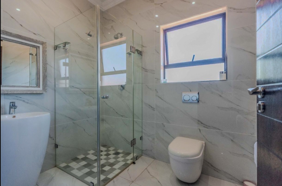 6 Bedroom Property for Sale in Izinga Estate KwaZulu-Natal