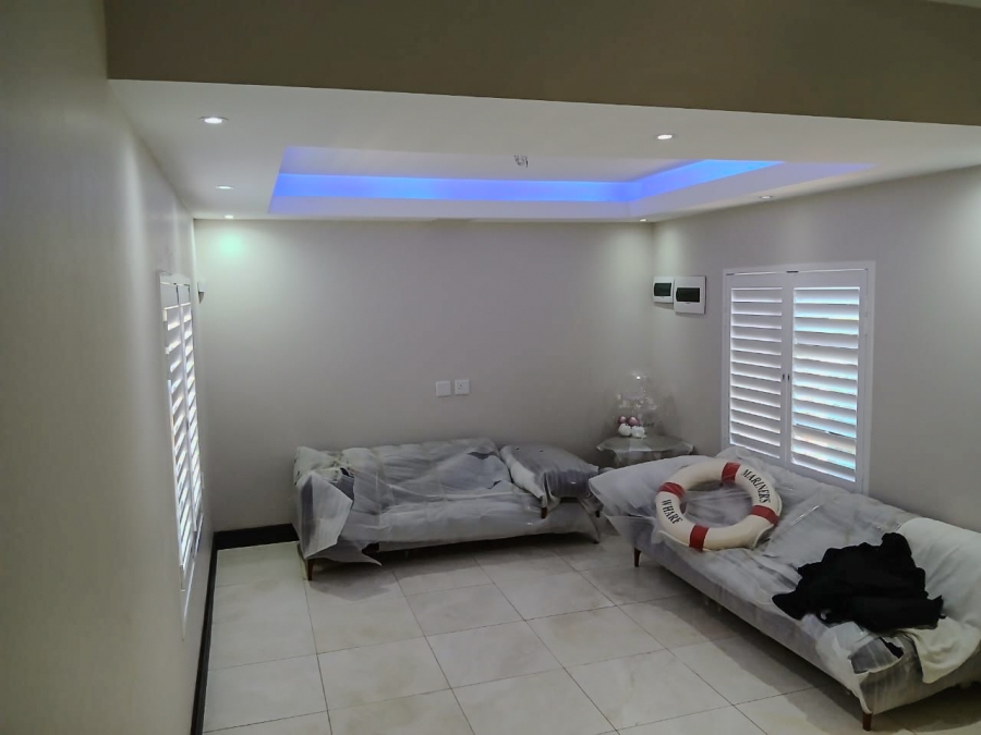 6 Bedroom Property for Sale in Izinga Estate KwaZulu-Natal