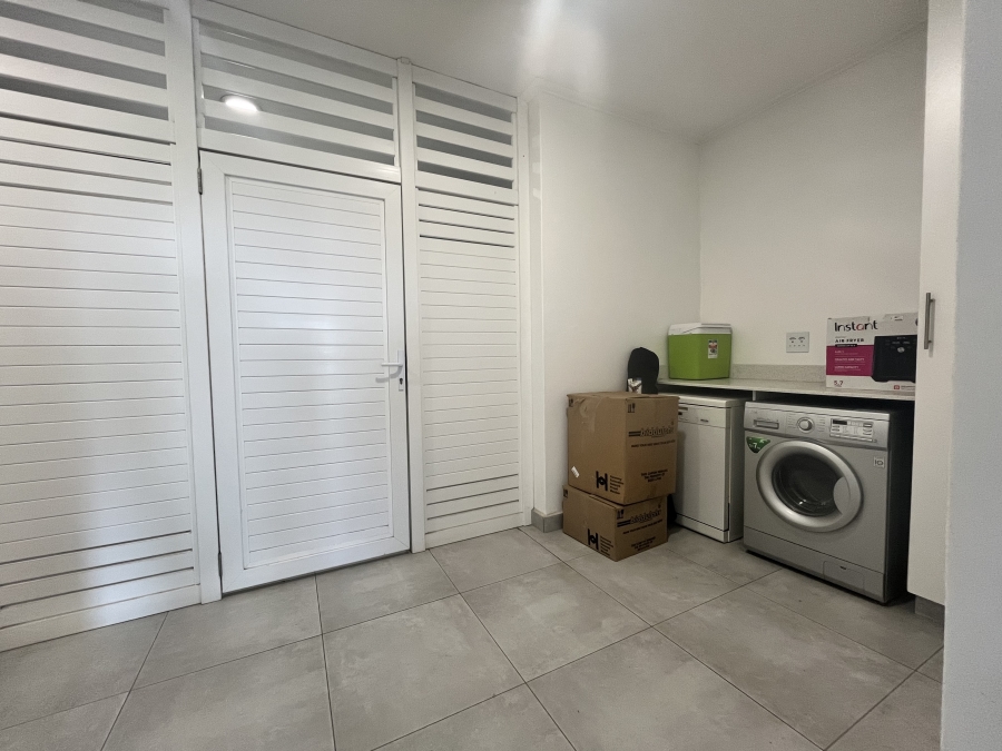 To Let 2 Bedroom Property for Rent in Umhlanga Ridge KwaZulu-Natal