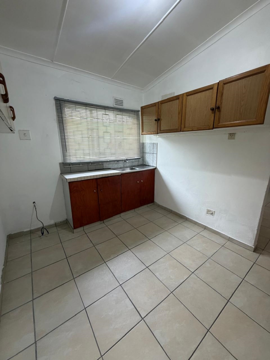 To Let 1 Bedroom Property for Rent in Clayfield KwaZulu-Natal
