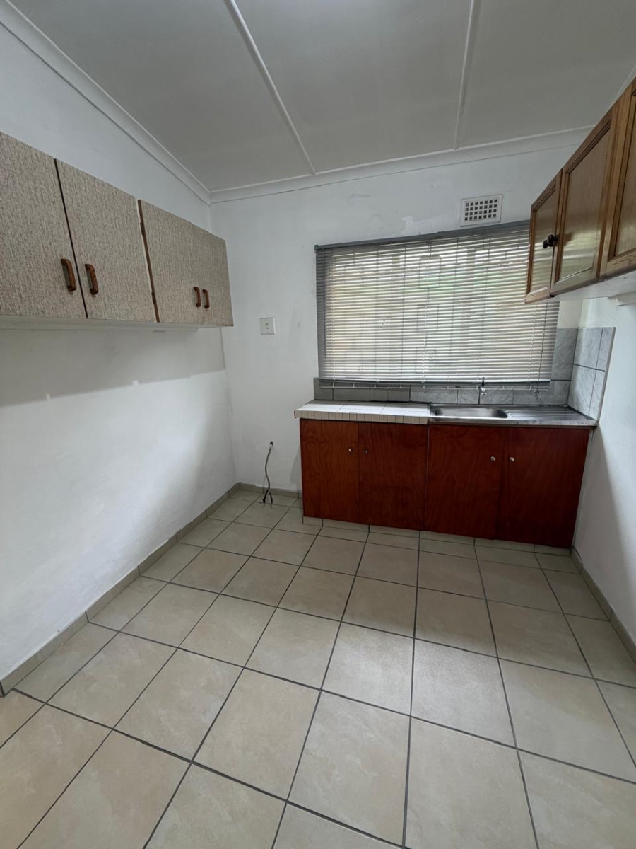 To Let 1 Bedroom Property for Rent in Clayfield KwaZulu-Natal