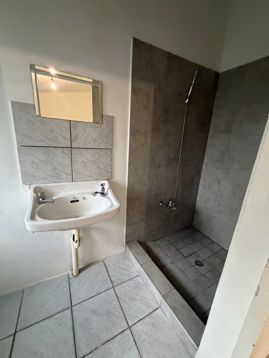To Let 1 Bedroom Property for Rent in Clayfield KwaZulu-Natal