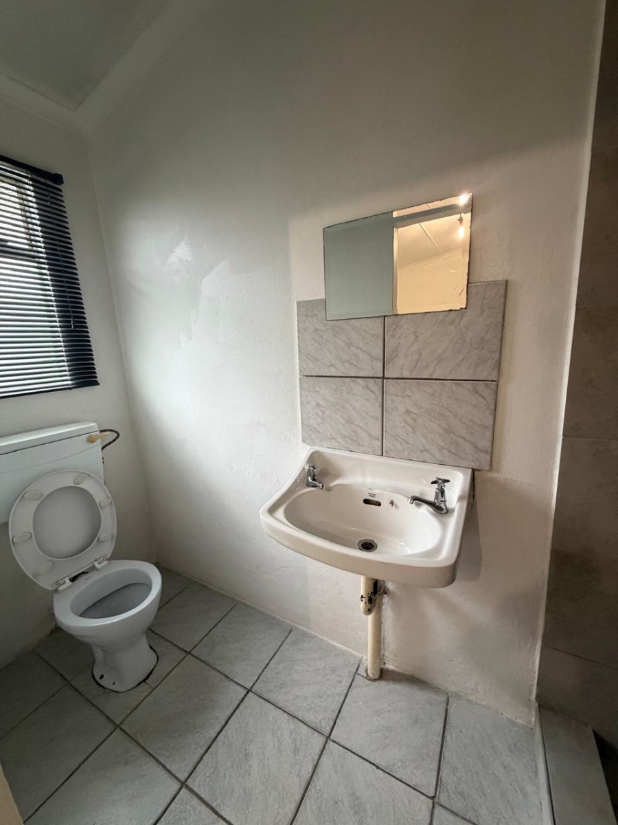 To Let 1 Bedroom Property for Rent in Clayfield KwaZulu-Natal