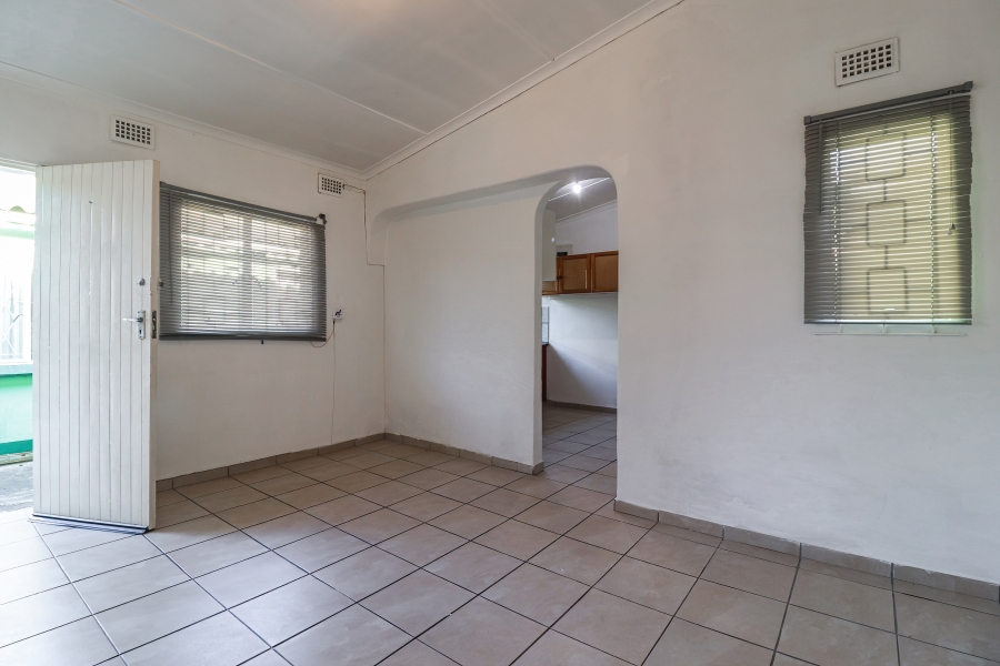 To Let 1 Bedroom Property for Rent in Clayfield KwaZulu-Natal