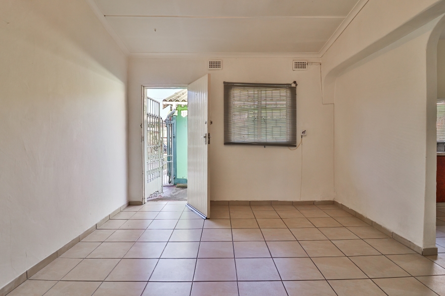 To Let 1 Bedroom Property for Rent in Clayfield KwaZulu-Natal