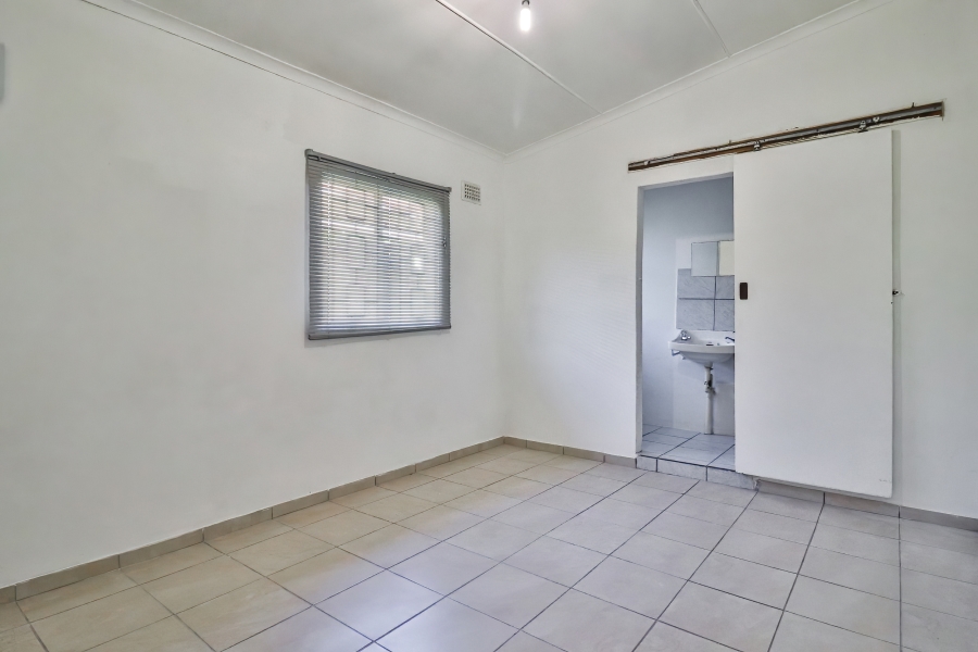 To Let 1 Bedroom Property for Rent in Clayfield KwaZulu-Natal