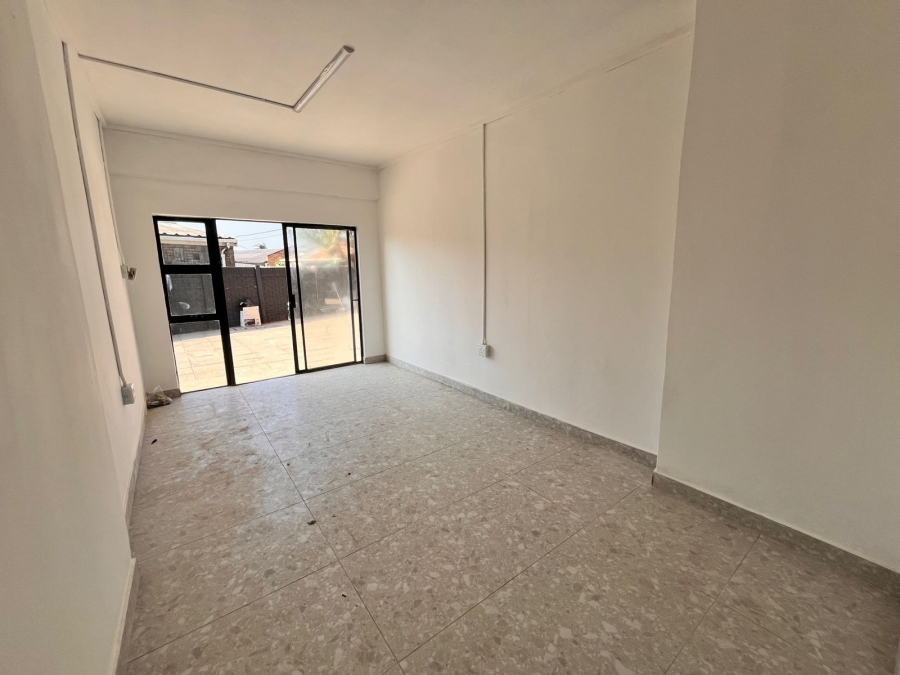 To Let Commercial Property for Rent in Bluff KwaZulu-Natal