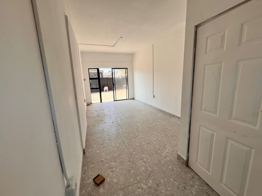 To Let Commercial Property for Rent in Bluff KwaZulu-Natal