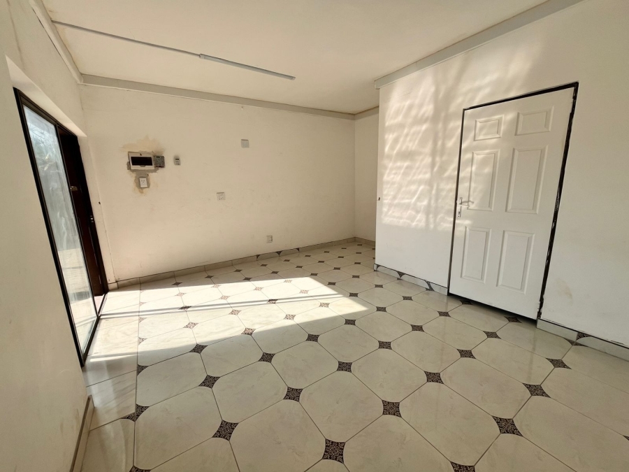 To Let Commercial Property for Rent in Bluff KwaZulu-Natal