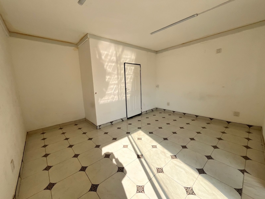 To Let Commercial Property for Rent in Bluff KwaZulu-Natal