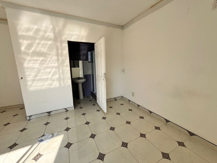 To Let Commercial Property for Rent in Bluff KwaZulu-Natal