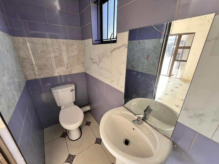 To Let Commercial Property for Rent in Bluff KwaZulu-Natal