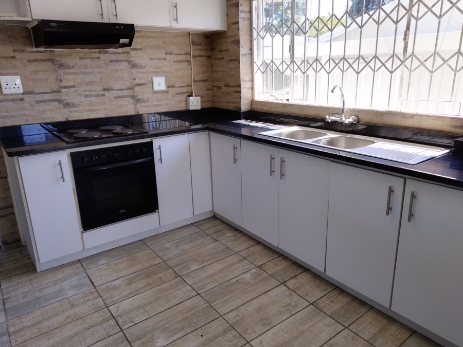 To Let 1 Bedroom Property for Rent in Hayfields KwaZulu-Natal