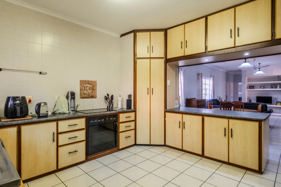 6 Bedroom Property for Sale in Athlone KwaZulu-Natal