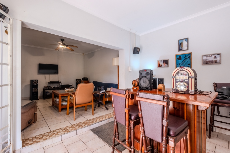 6 Bedroom Property for Sale in Athlone KwaZulu-Natal