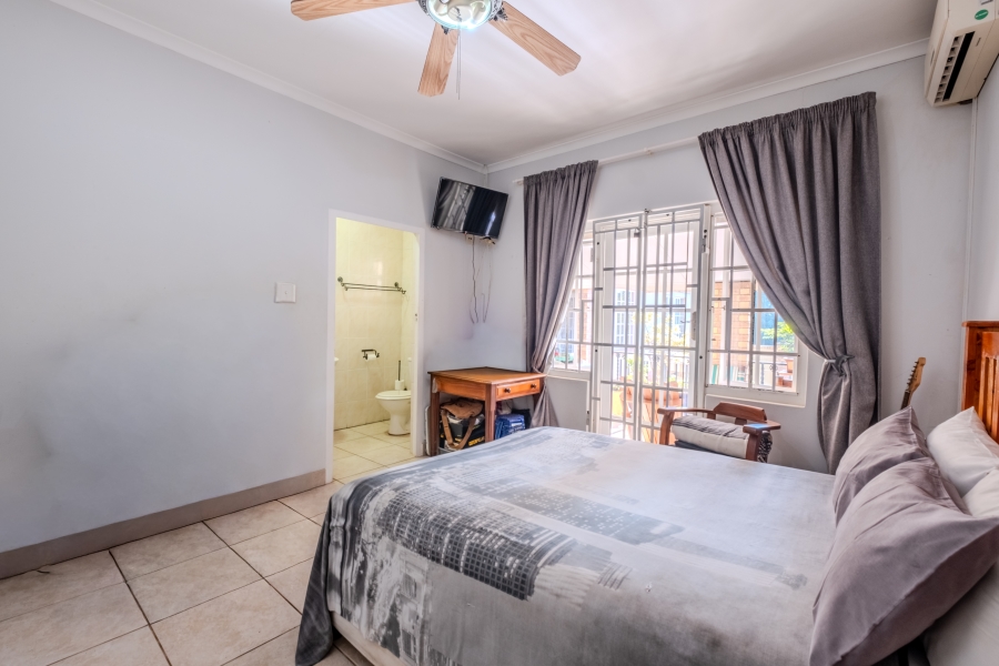 6 Bedroom Property for Sale in Athlone KwaZulu-Natal