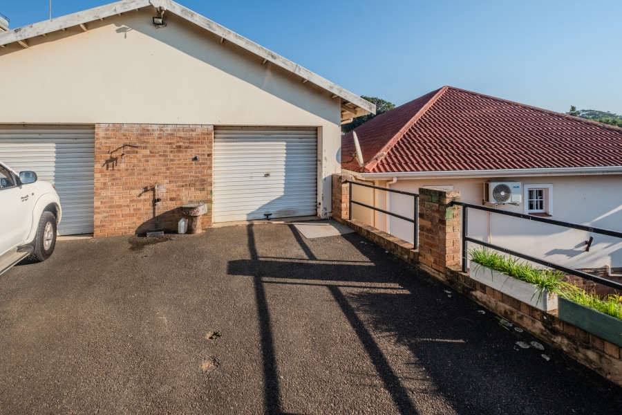 6 Bedroom Property for Sale in Athlone KwaZulu-Natal