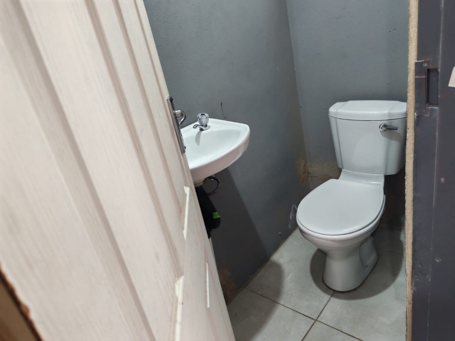 5 Bedroom Property for Sale in Barry Hertzog Park KwaZulu-Natal