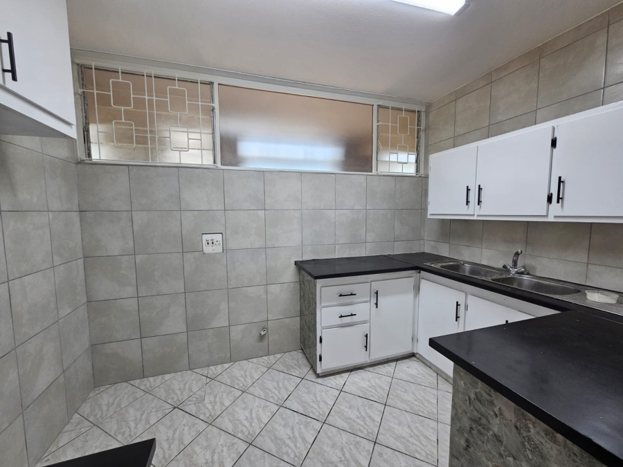 2 Bedroom Property for Sale in Amanzimtoti KwaZulu-Natal