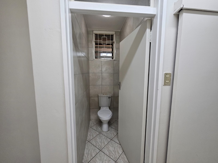 2 Bedroom Property for Sale in Amanzimtoti KwaZulu-Natal